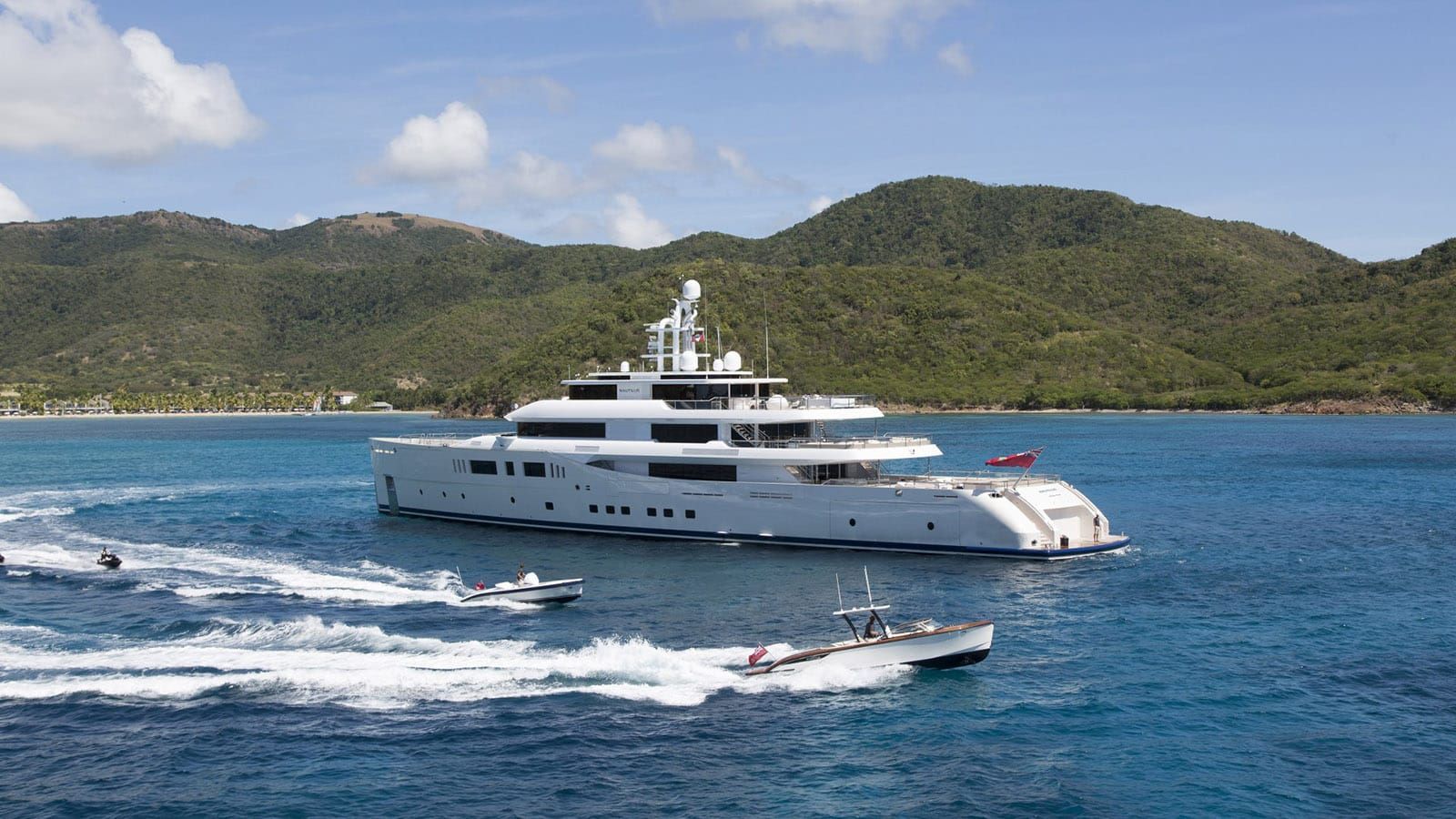 NAUTILUS YACHT