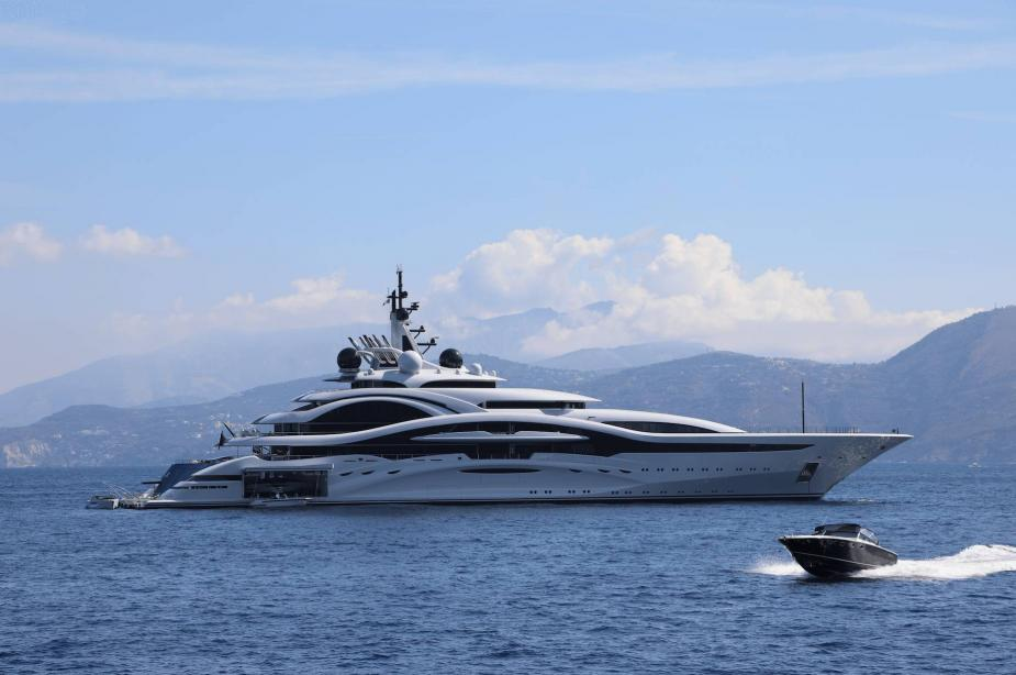 AL LUSAIL YACHT MALAGA