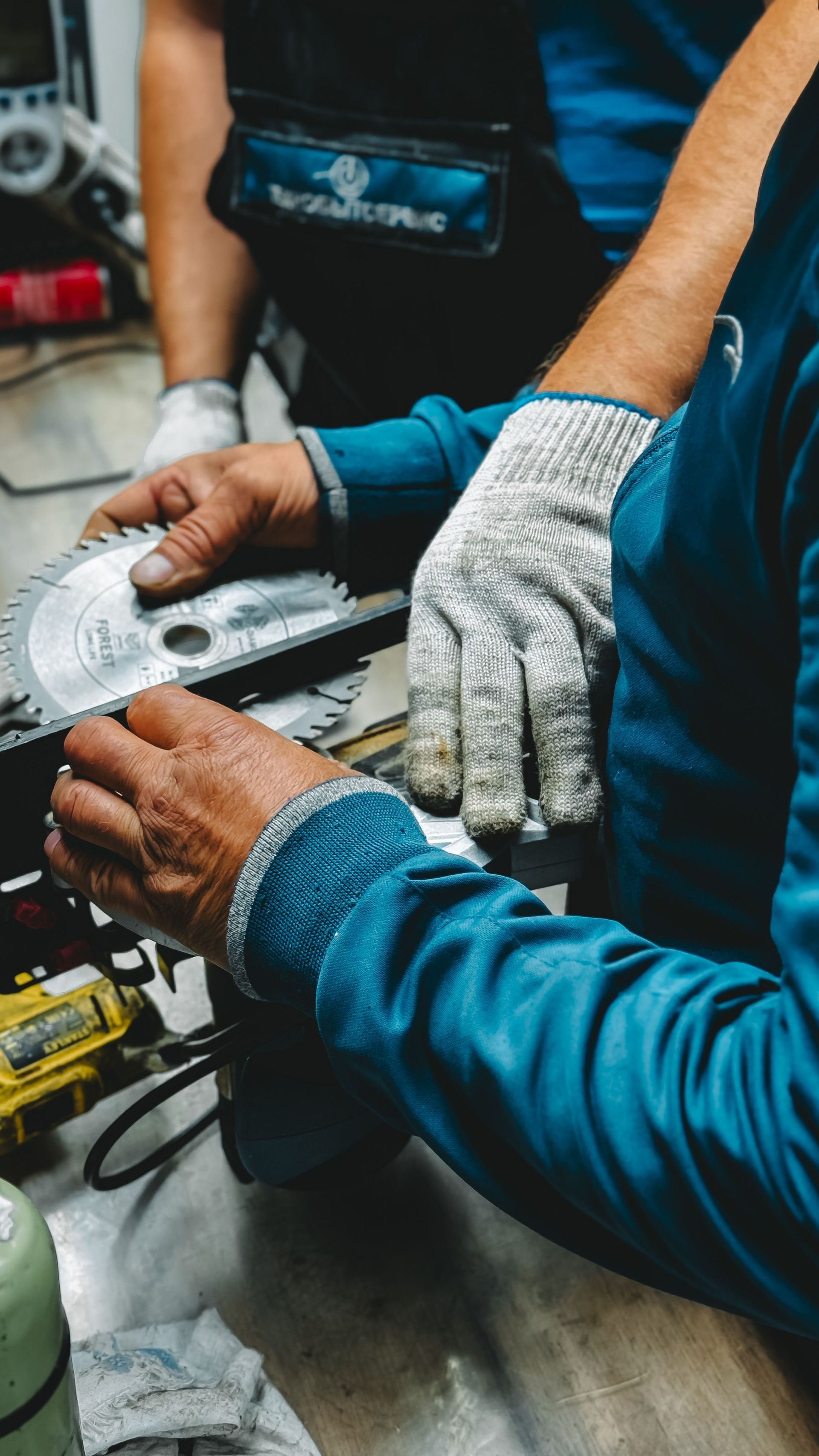 Inspección de fugas en sistema neumático industrial