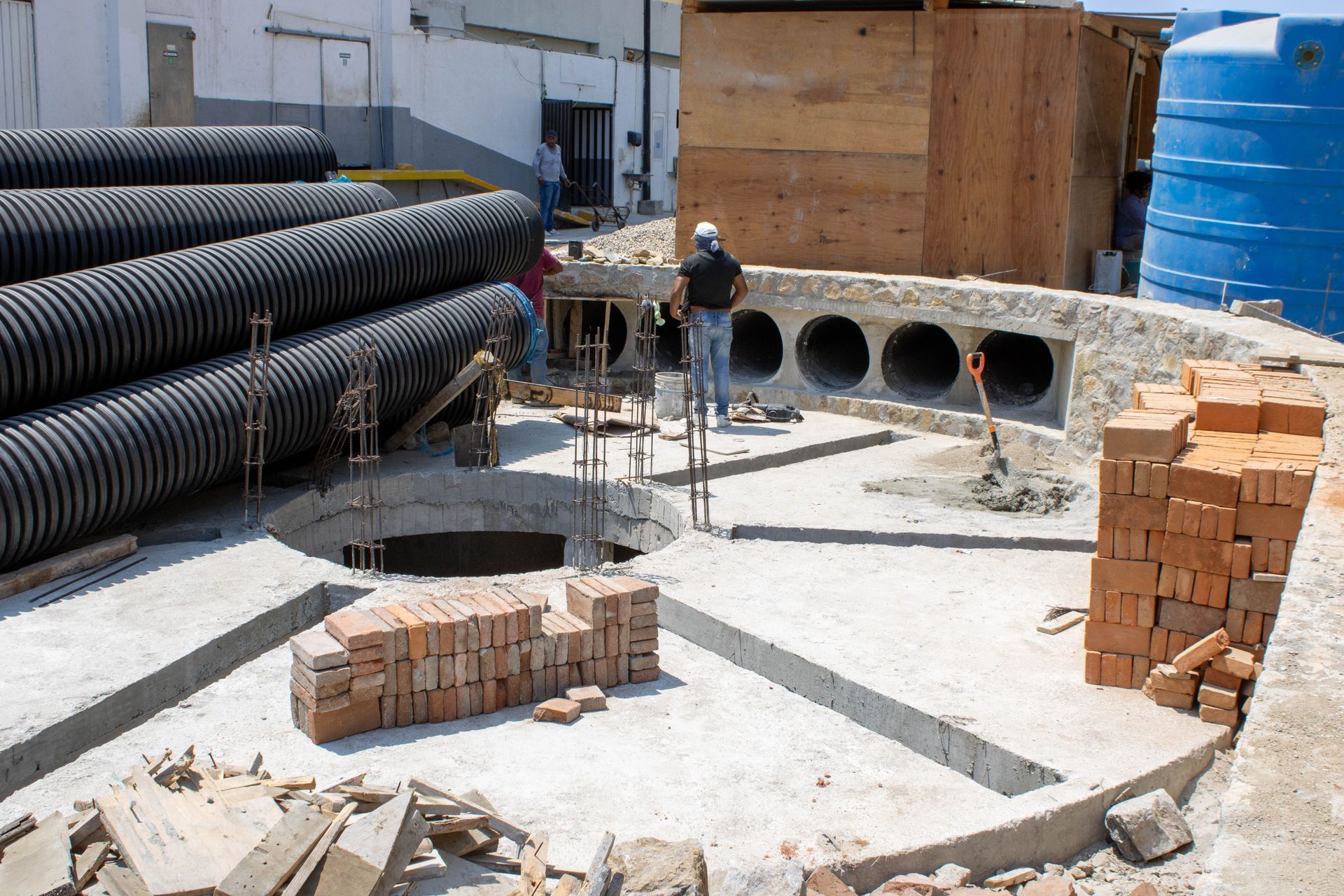 Reparación de piso de concreto en nave industrial