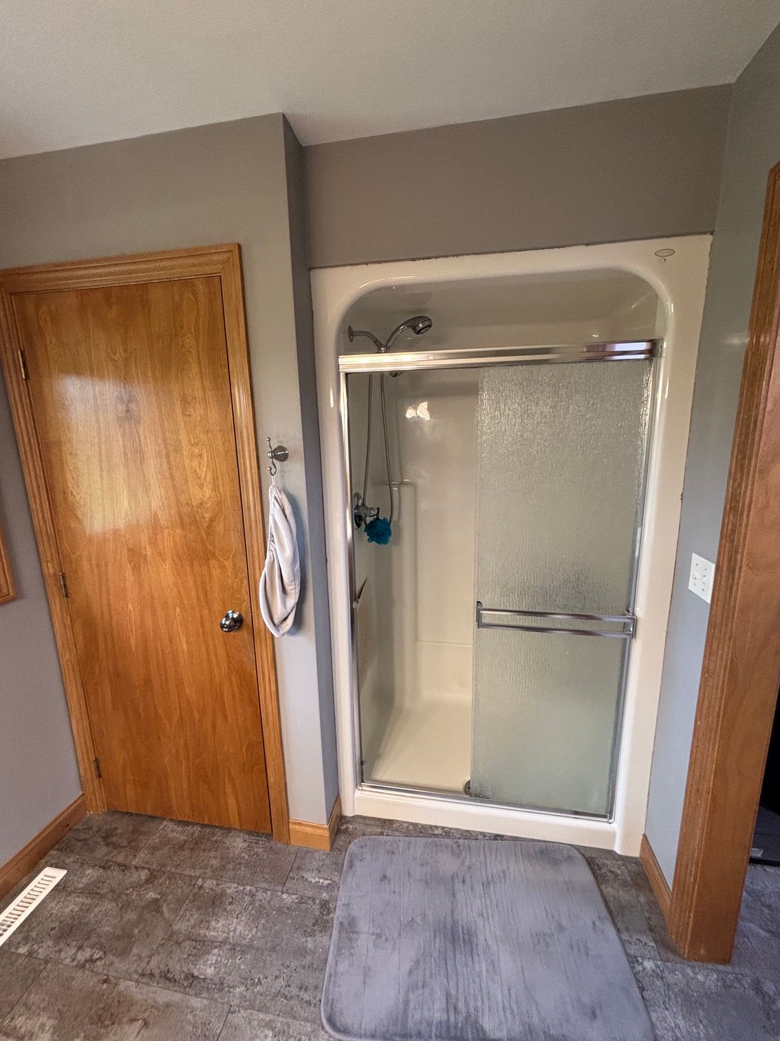 Bathroom Before Remodel — Appleton, WI — Align Remodeling & Construction LLC