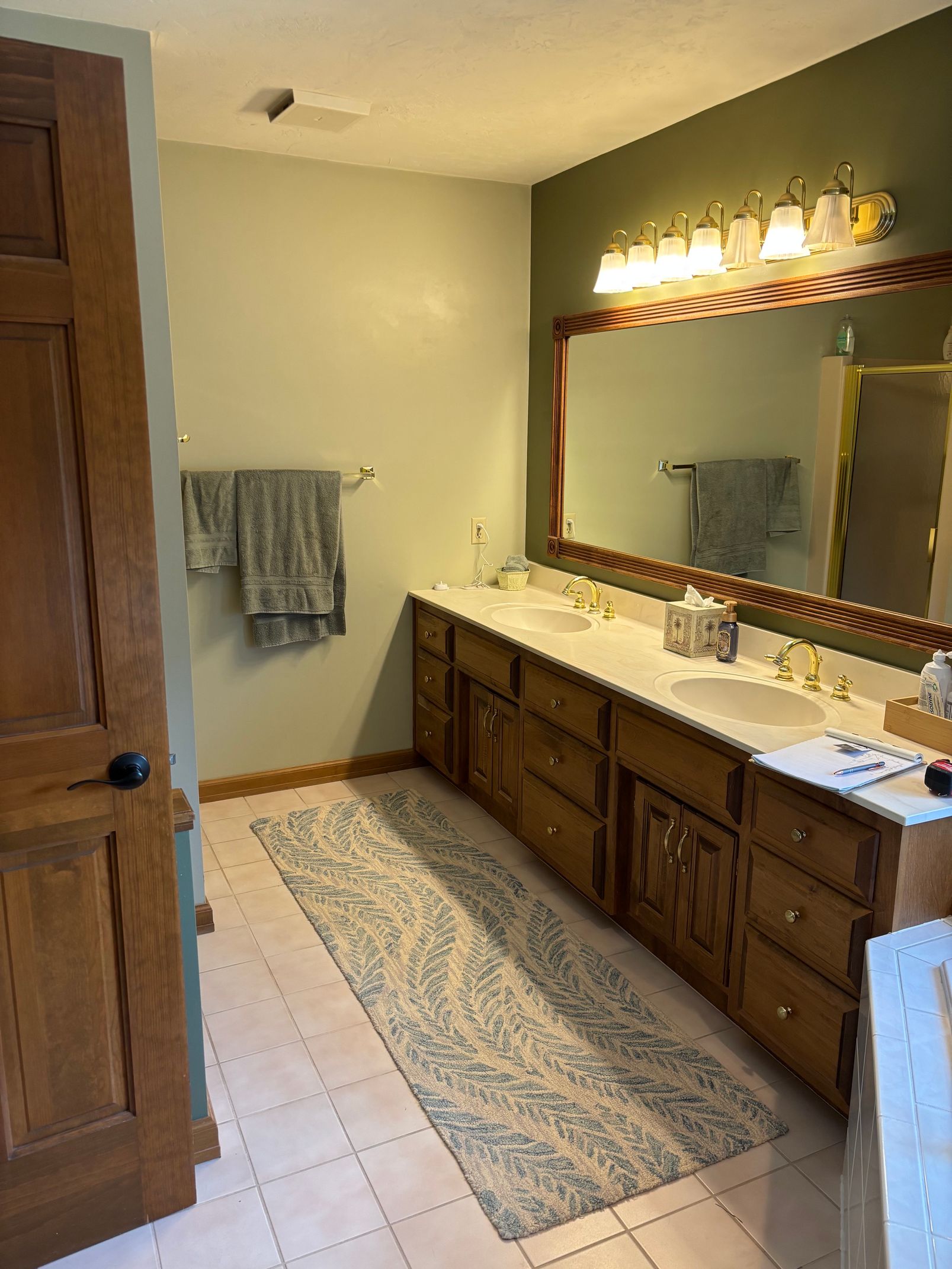 Bathroom Before Remodeling — Appleton, WI — Align Remodeling & Construction LLC