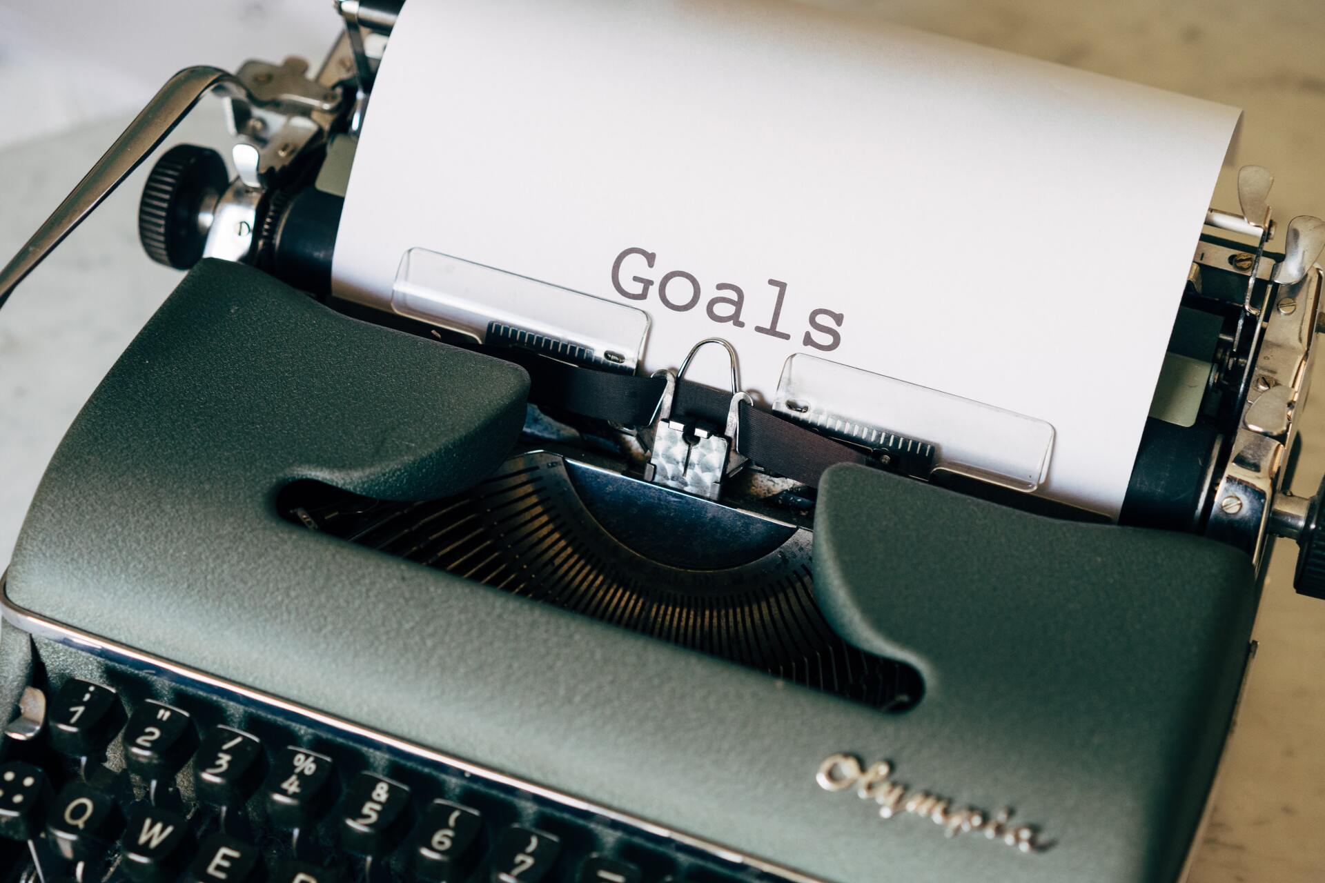 The word goals on a paper