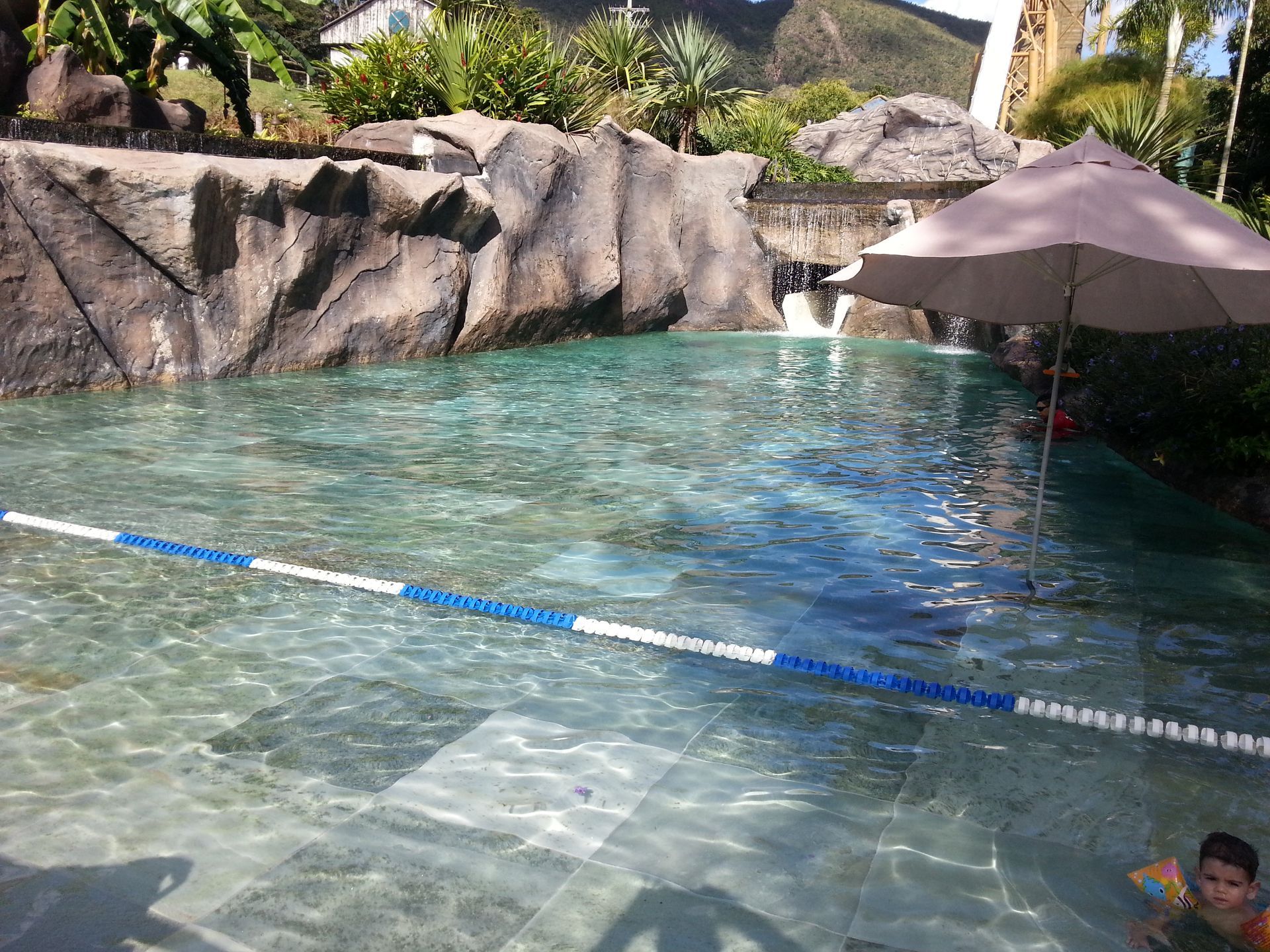 Pedra Jade na piscina