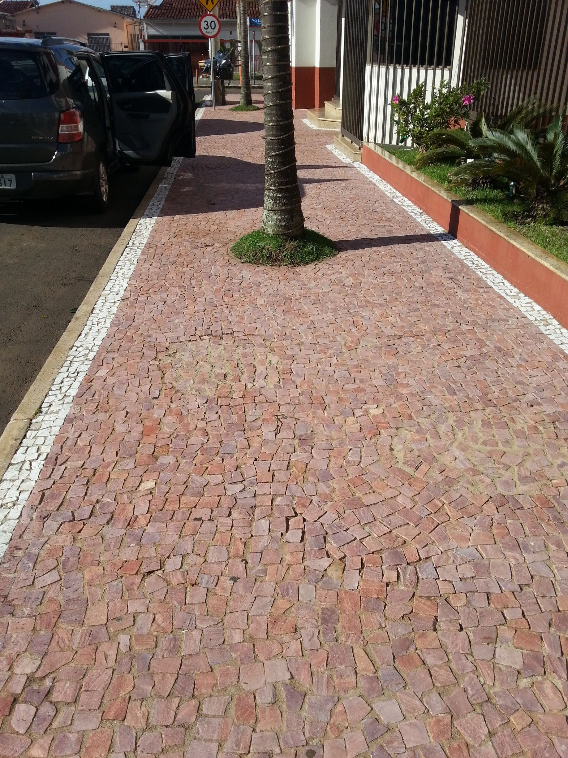 pedra portuguesa, pedra portuguesa revestimento, pedra portuguesa colorida, pedra para calçada, revestimento natural para piso externo 