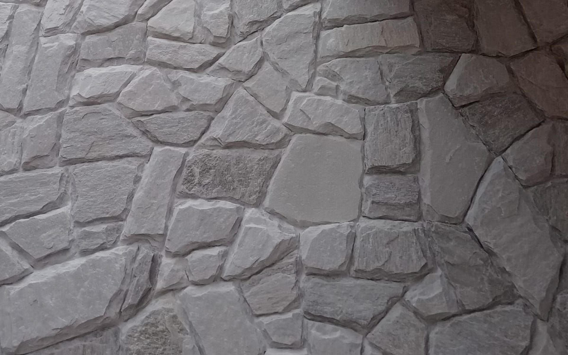 pedra atacama no formato orgânico, com peças de desenho irregular