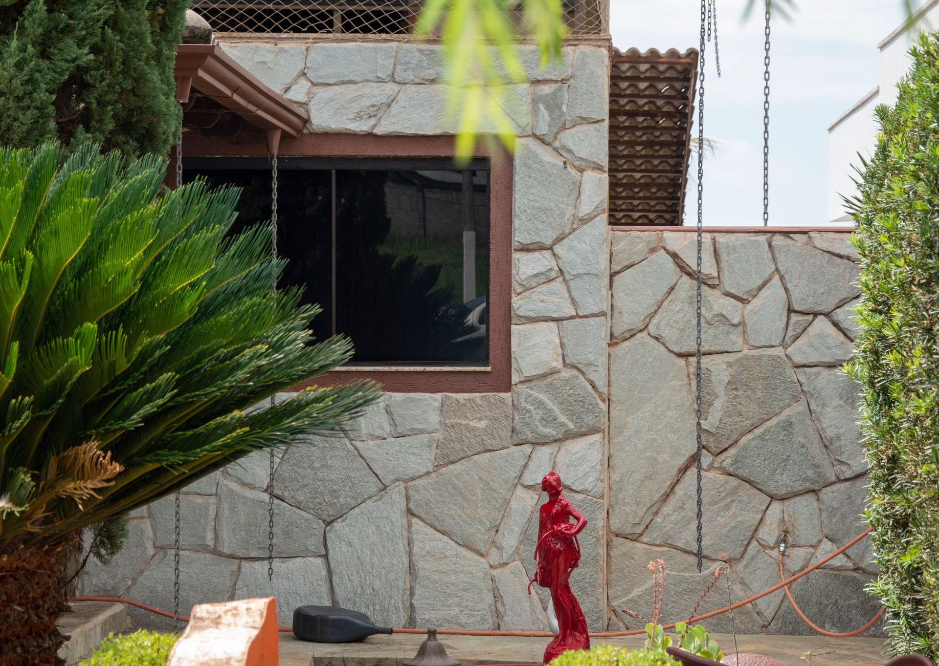 pedra jade, pedra jade revestimento, revestimento verde natural, pedra para fachada, revestimento natural verde-acinzentado, pedra para parede externa, revestimento contemporâneo, pedra natural para muro, pedra jade mosaico, quartzito verde revestimento