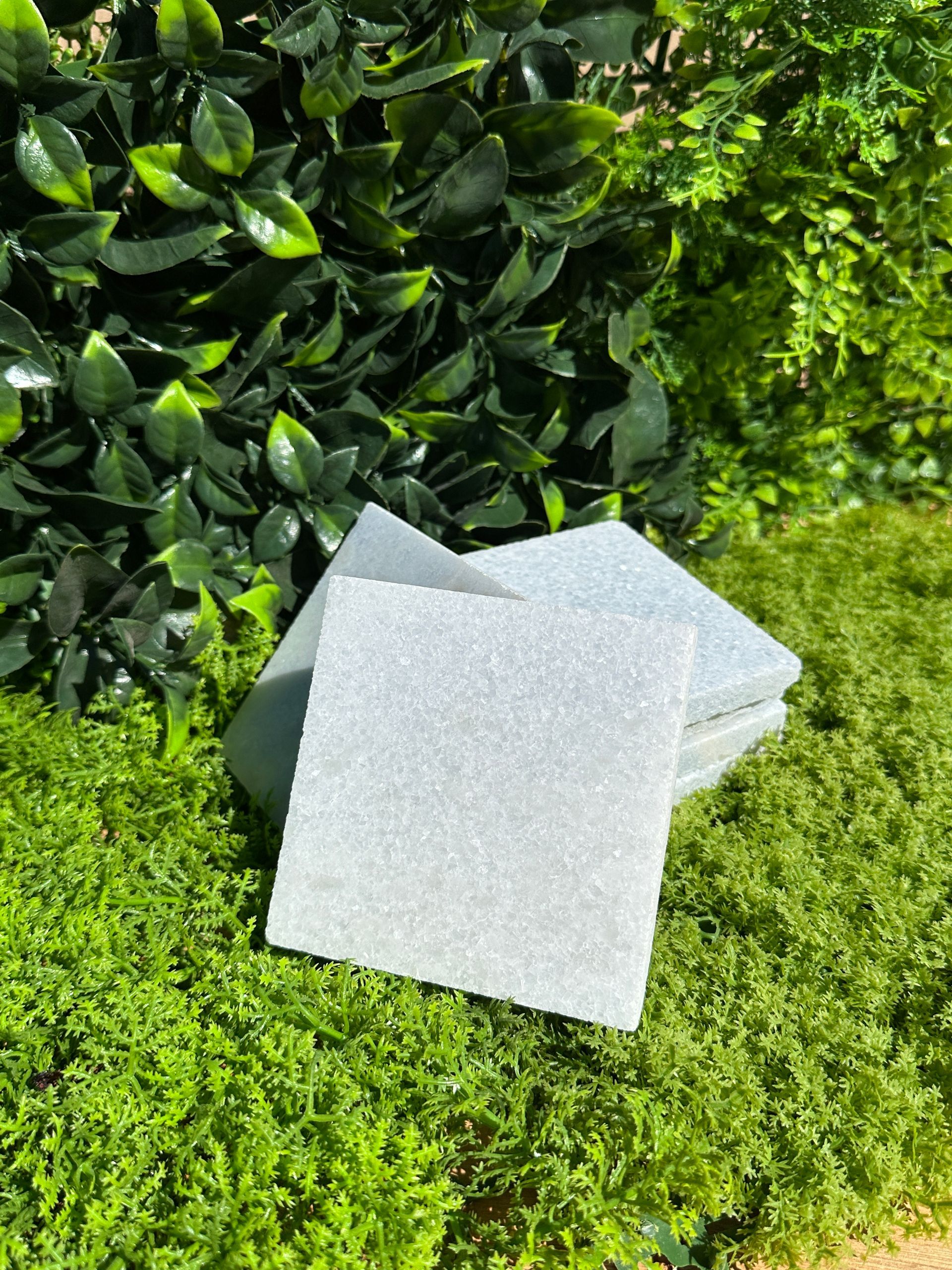 pedra água marinha, água marinha revestimento, revestimento para piscina, pedra para piscina, revestimento natural branco, pastilha de pedra natural para piscina, pedra que deixa água azul, revestimento interno de piscina, piscina com pedra natural, pedra cristalina branca