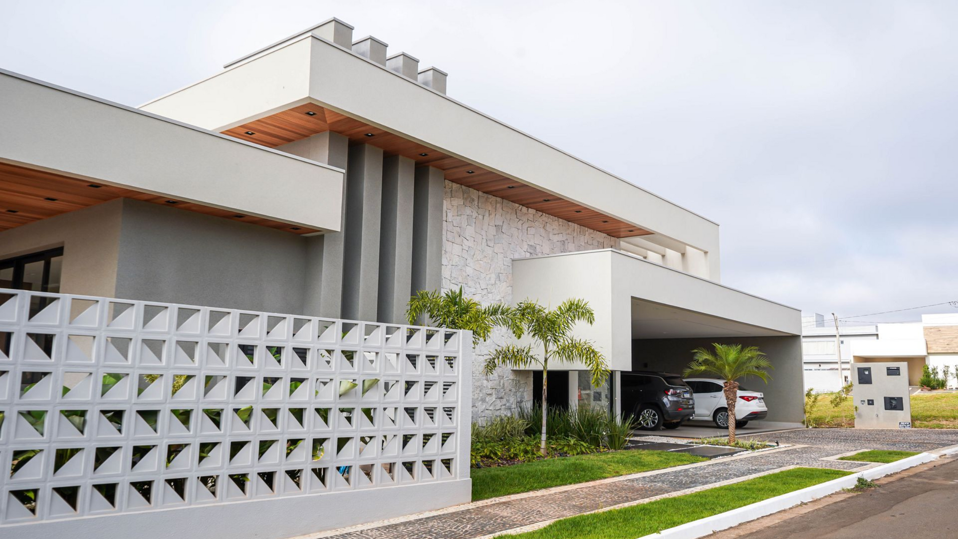 fachada com a pedra bossa nova