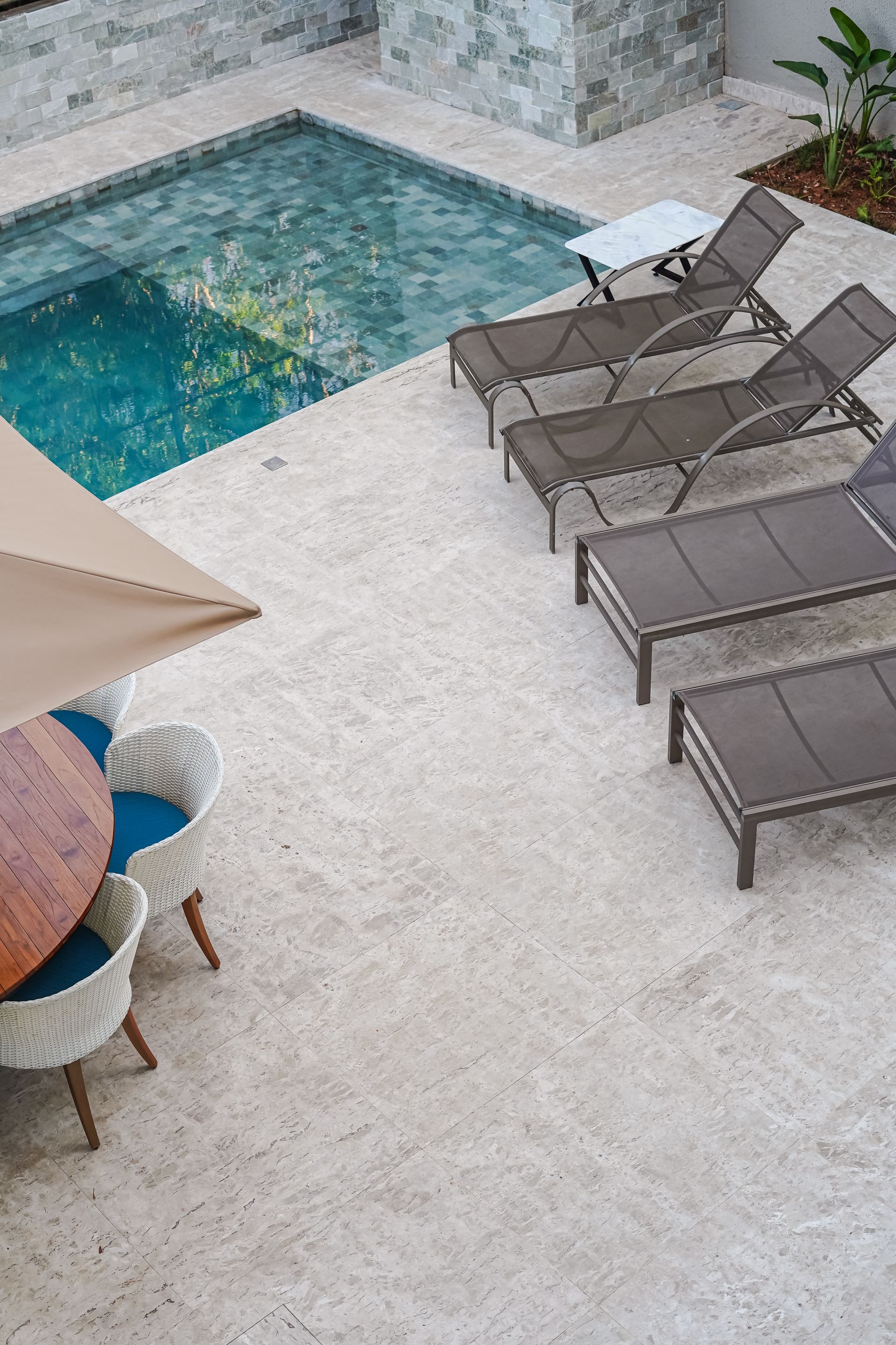 revestimento travertino nacional levigado para piscina