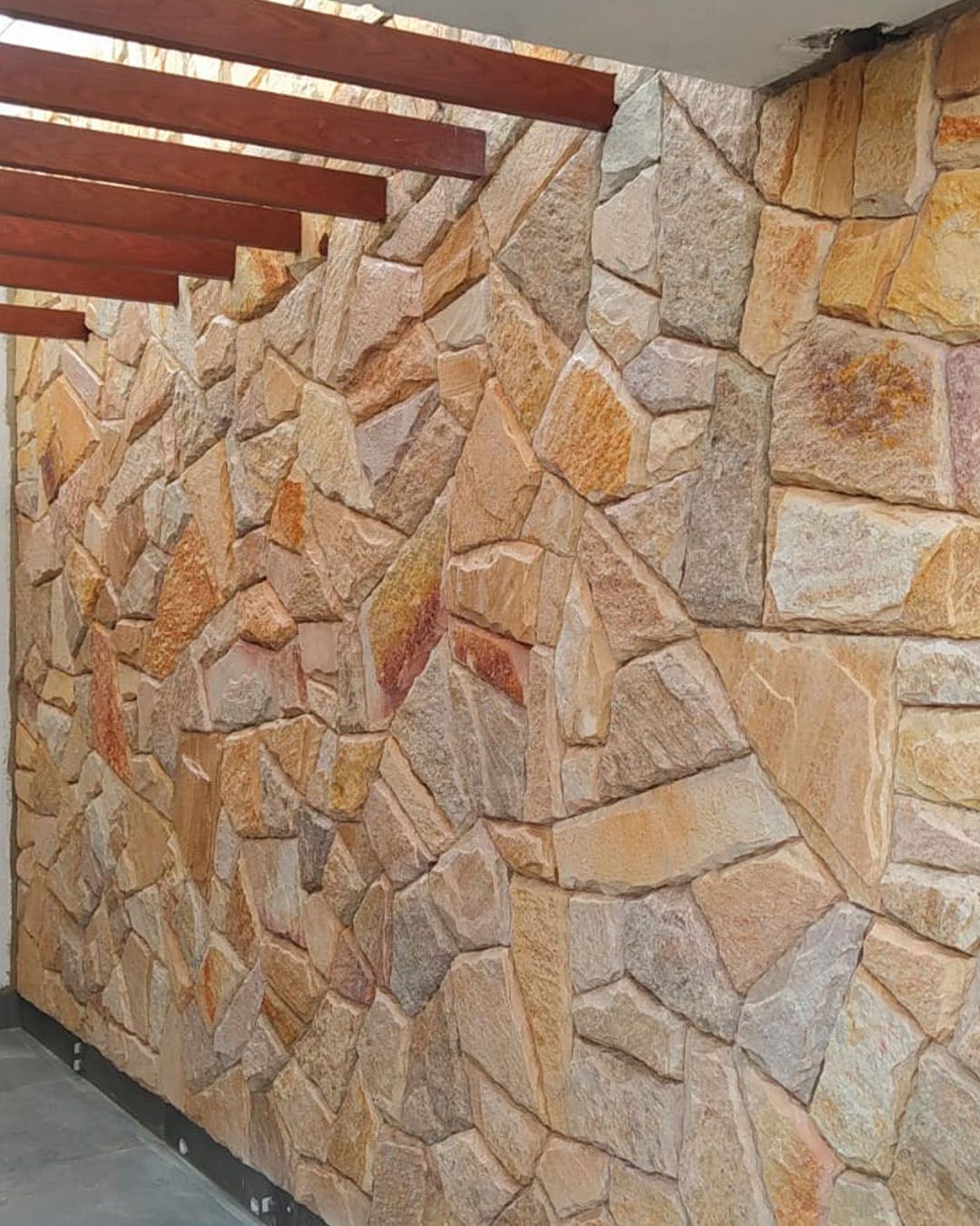 Pedra Golden.