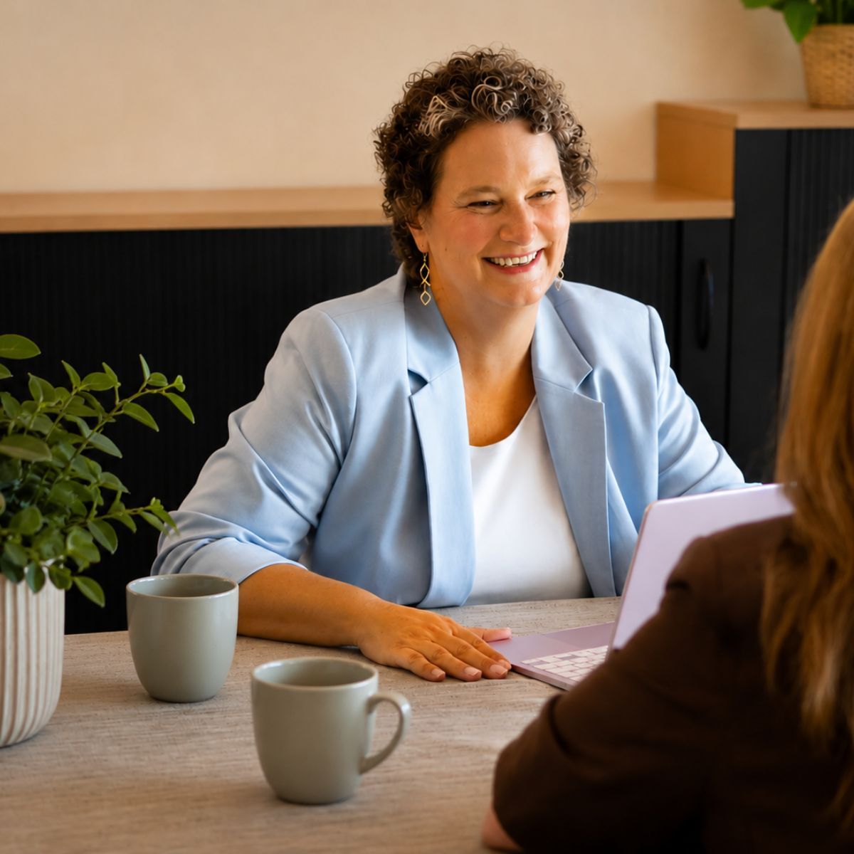 Susanne van Feelgood Voedingscoach tijdens een persoonlijk coachingsgesprek met een cliënt.
