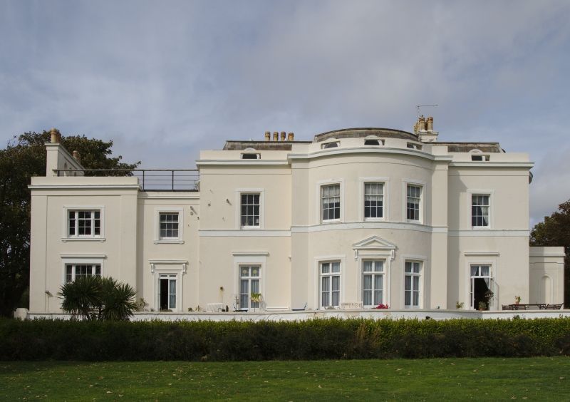 Professional render cleaning on a Georgian property in Worthing, West Sussex