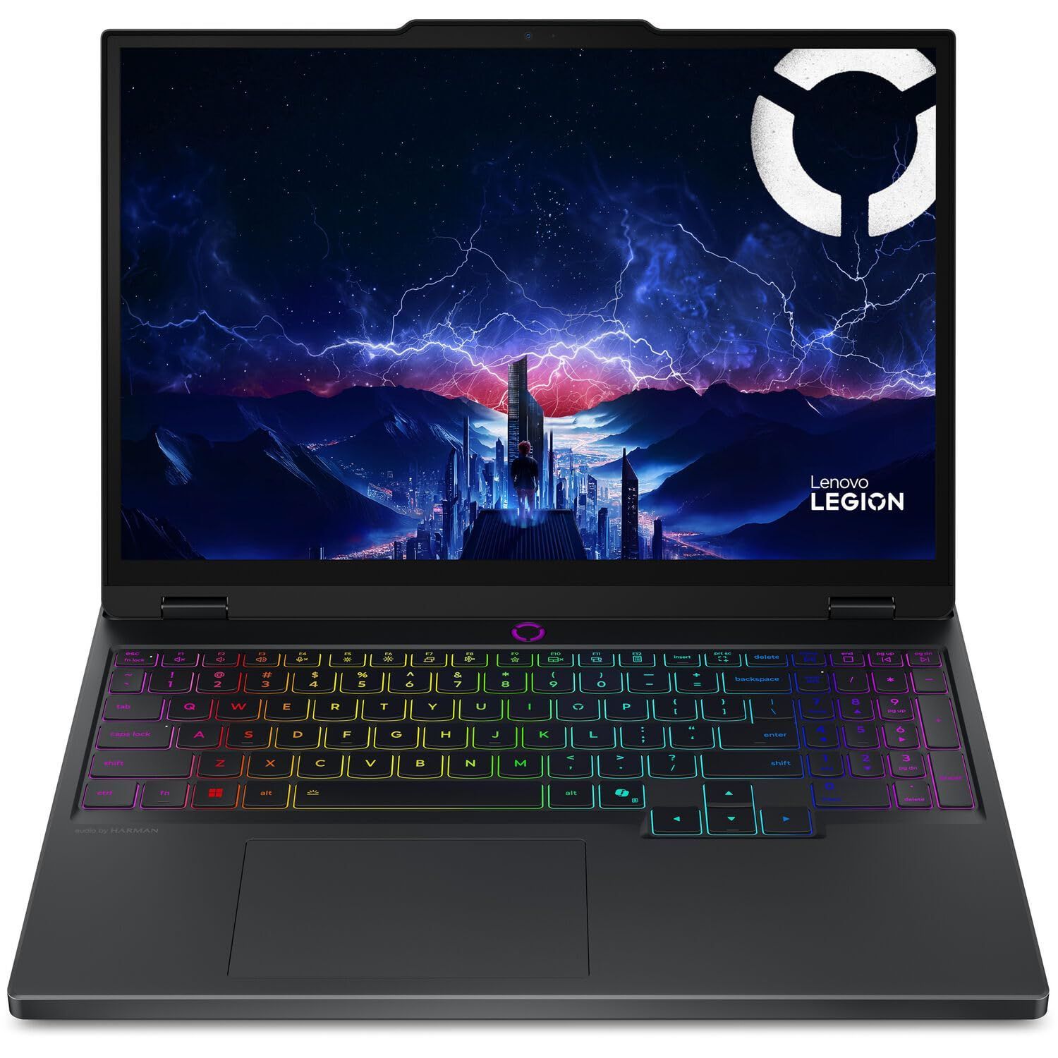 Portátil Lenovo de color negro, pantalla que muestra una escena oscura y tormentosa; teclado retroiluminado RGB iluminado.