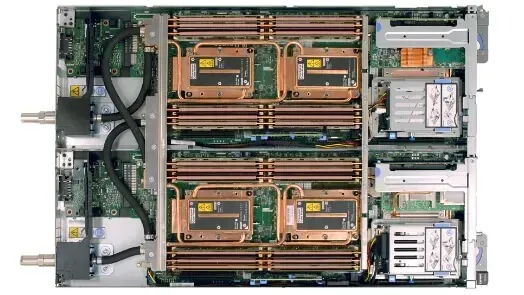 Vista aérea del interior de un servidor, que muestra procesadores, RAM y sistemas de refrigeración.
