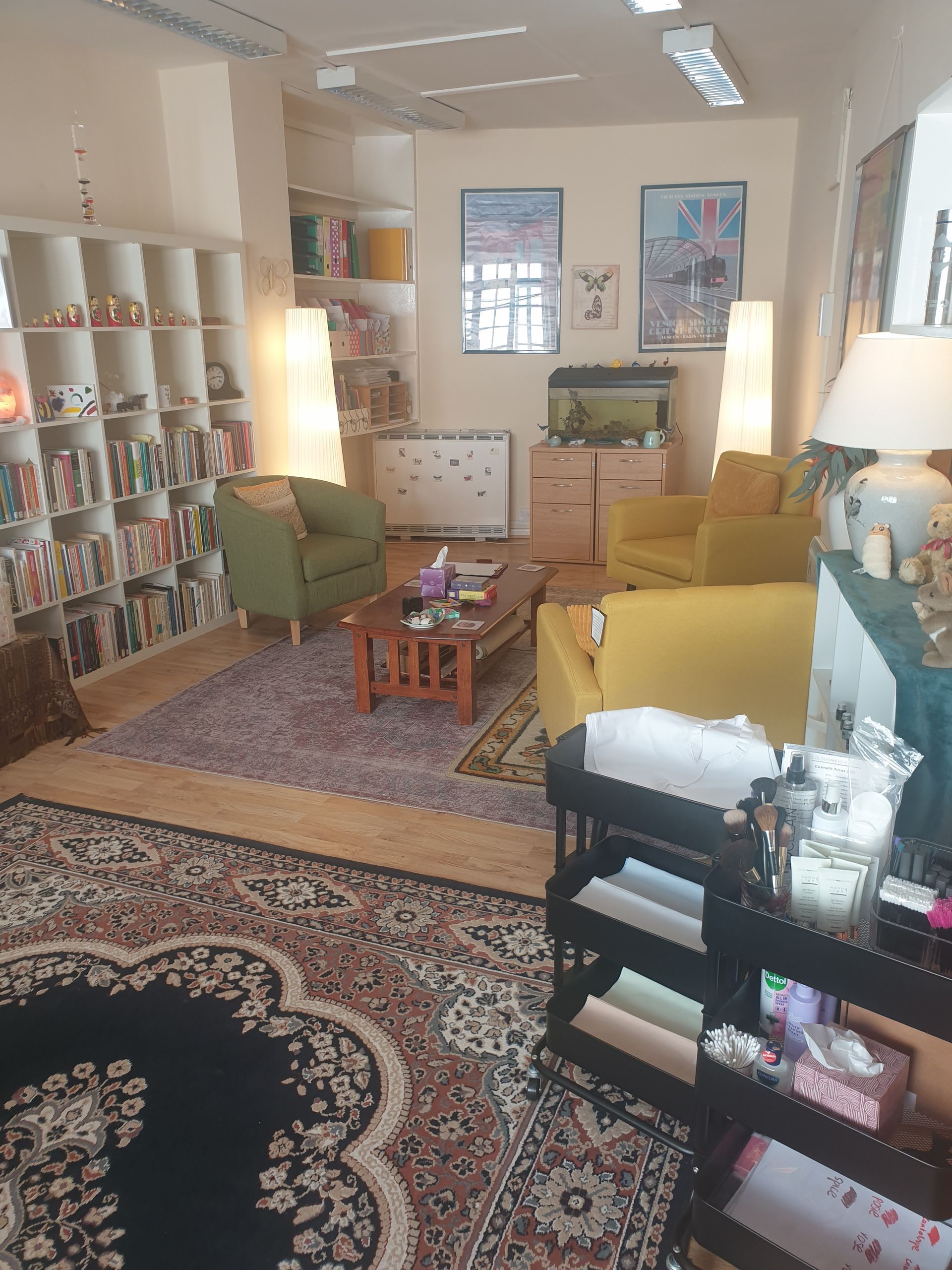 Private consultation room at Myira Khan Counselling in Leicester city centre for counselling, supervision and Colour & Identity colour analysis consultations