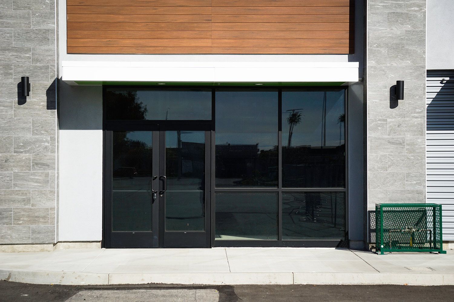 Front View of Retail Store — Bessemer, AL — Commercial Construction & Maintenance, Inc.