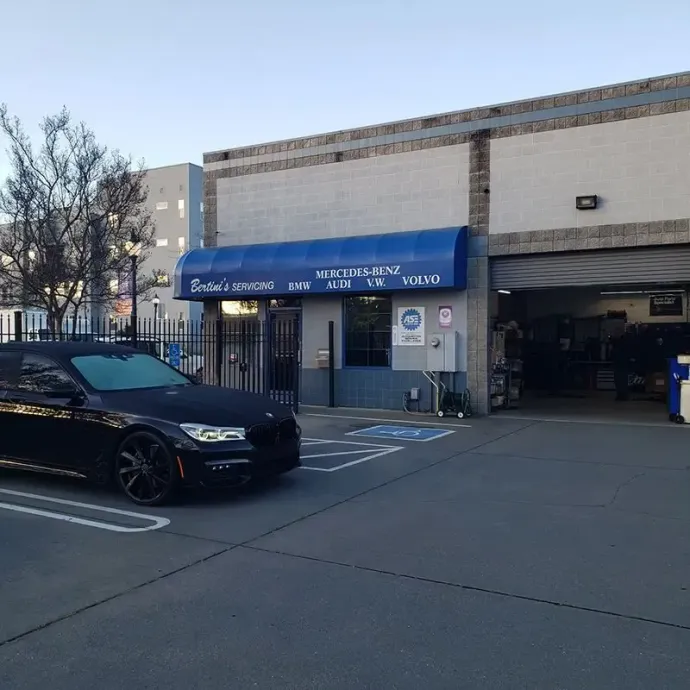 Service Shop Image | Bertinis German Motors