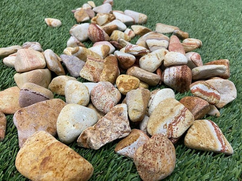 Tan River Rock Dry
