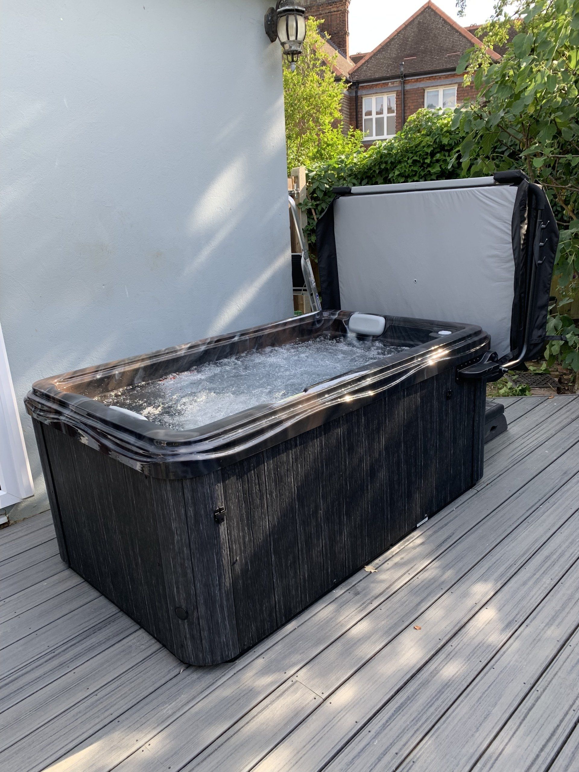 Gareden Spas Azalea hot tub from Hot Tub Haven