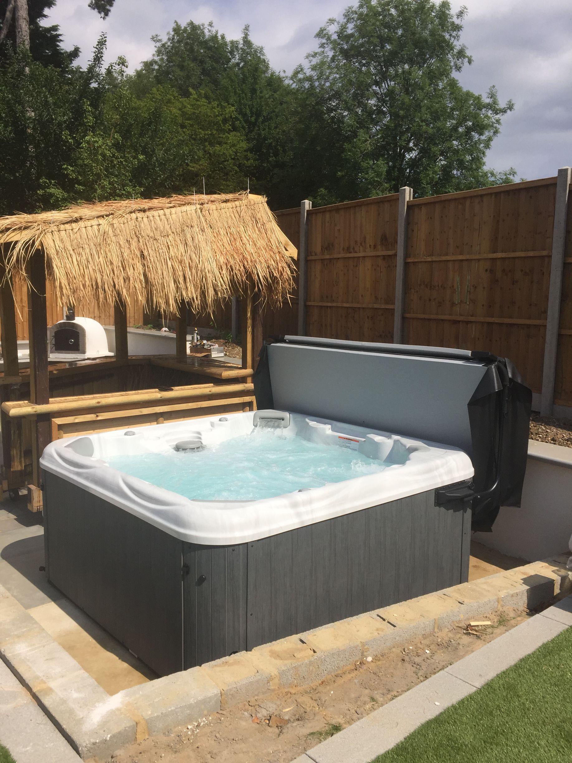 South Seas Spas 748B DX