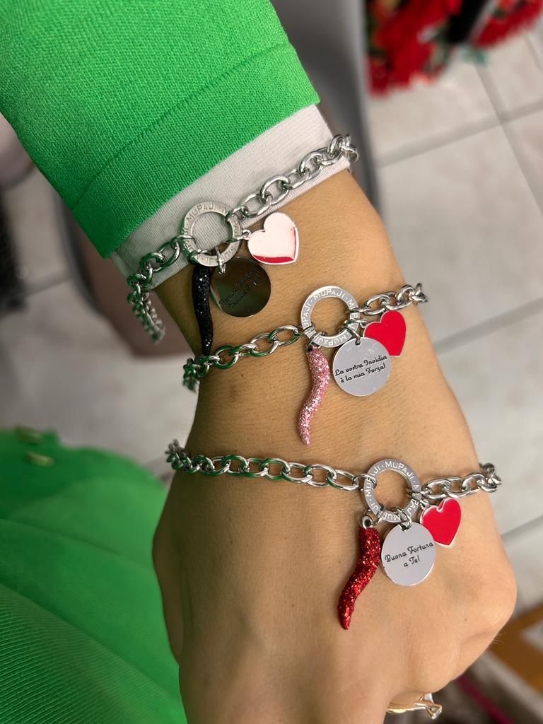 immagine bracciale con ciondolo