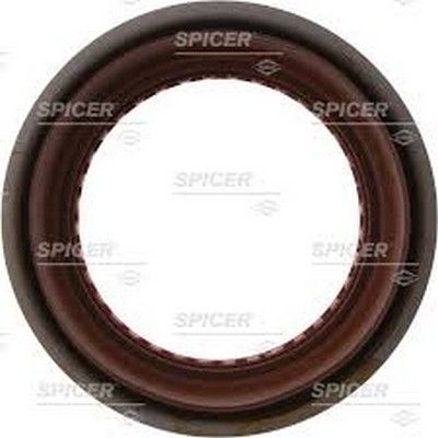 Un sello de aceite circular de la marca Spicer, de color marrón oscuro con anillo exterior negro, utilizado en reparación de automóviles.