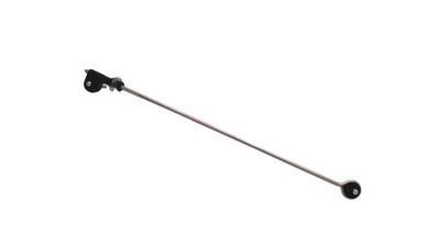 Varilla de metal con pomos y accesorios negros, posiblemente para un componente del vehículo.