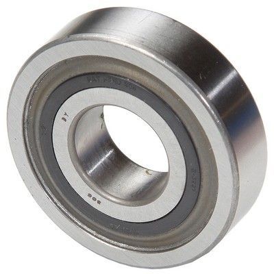 Cojinete de bolas, de metal, con anillos interior y exterior y un anillo oscuro que rodea una abertura central.