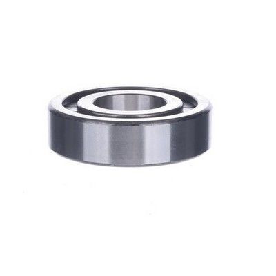 Un rodamiento de bolas de plata con dos orificios interiores circulares y un cuerpo exterior cilíndrico.