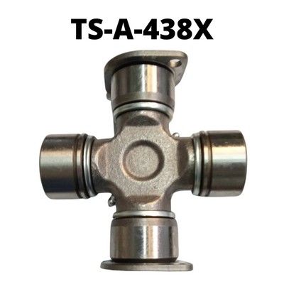 Una junta universal TS-A-438X; un componente metálico utilizado en vehículos, con cuatro copas de cojinete y clips de retención.