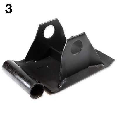 Soporte metálico de color negro con dos orificios en la parte superior y un tubo cilíndrico en un lateral.