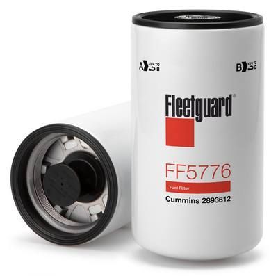 Dos filtros de combustible Fleetguard FF5776, cilindros blancos con extremos negros, uno en posición vertical y el otro acostado.