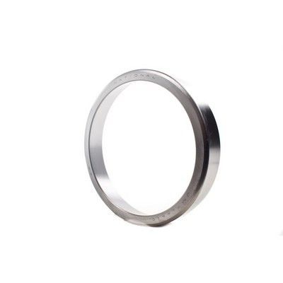Anillo circular de metal con borde biselado, probablemente una pieza.