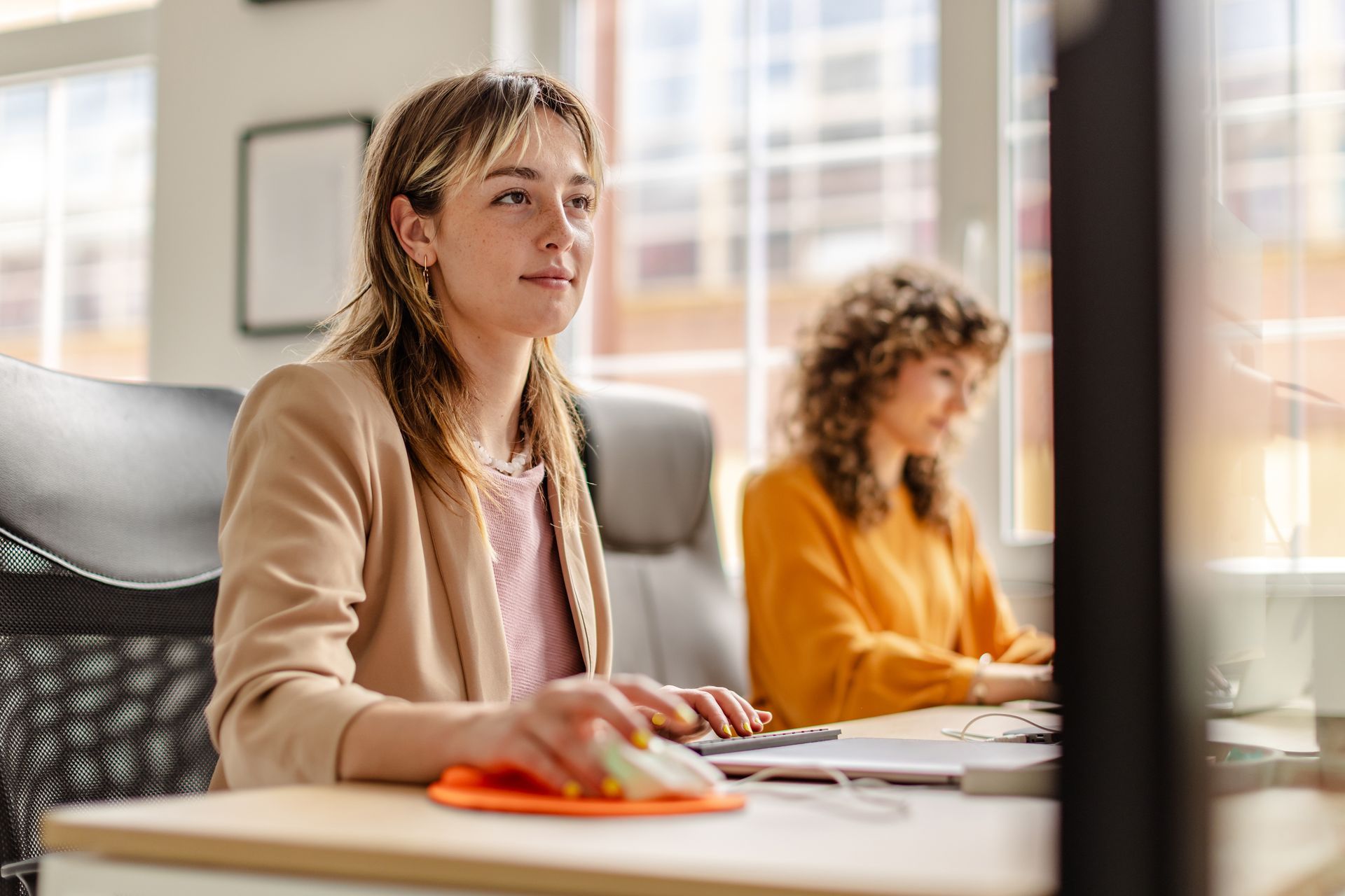 Peoplebank contractor working at a desk 