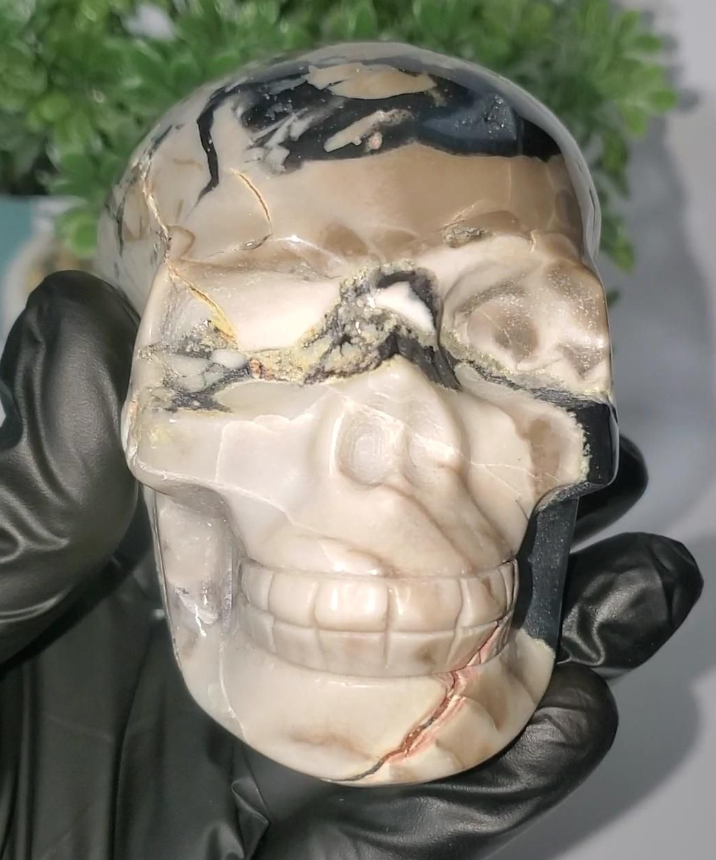 Volcano Agate Crystal Skull Uv-reactive 520g