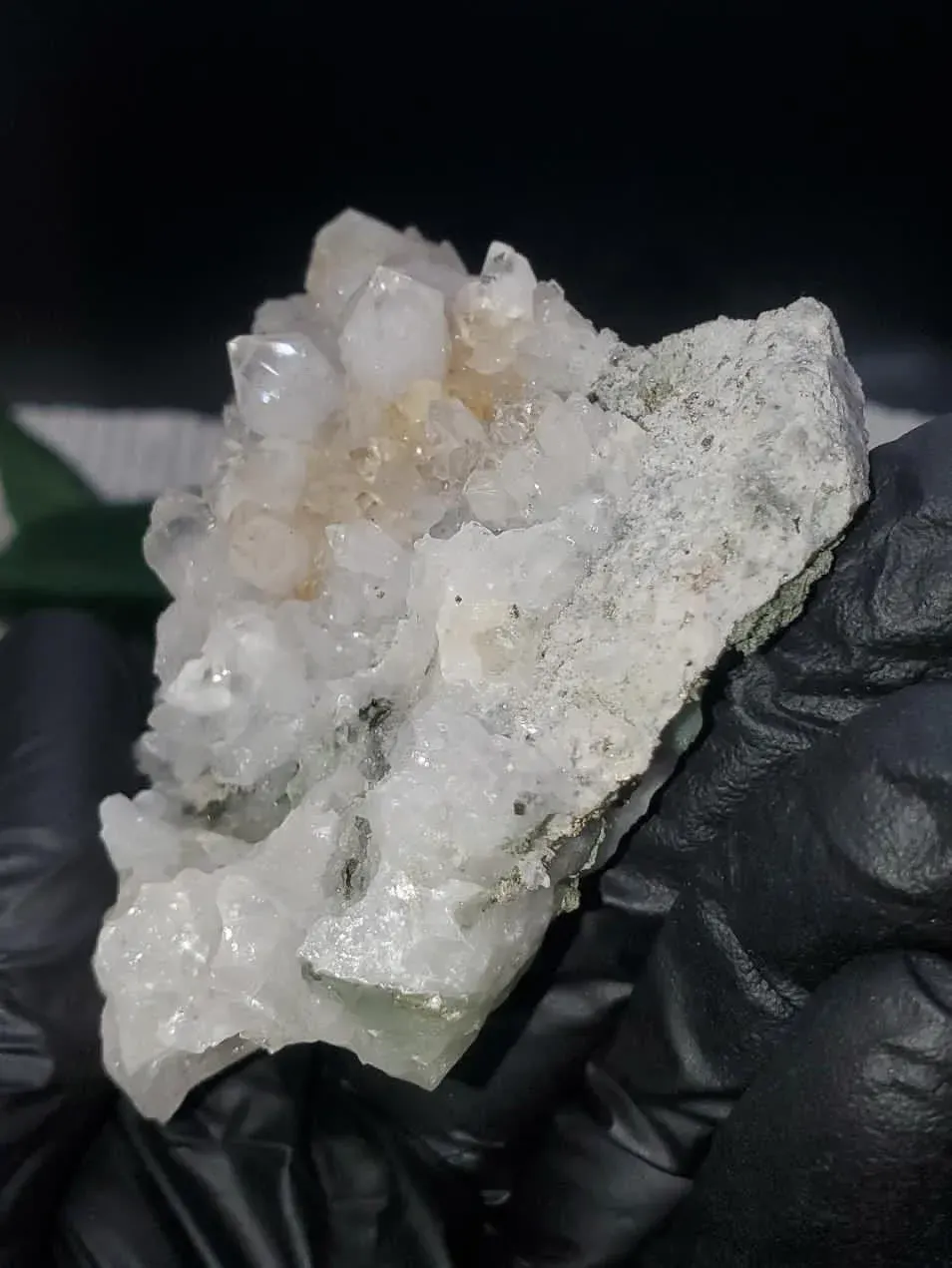 Calcite in quartz, Uv - reactive Guangdong 104g