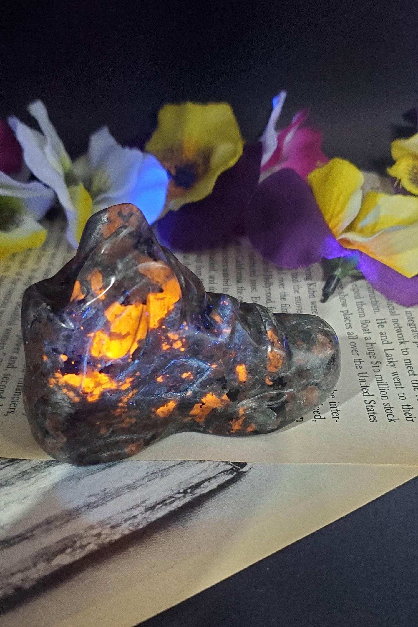Yooperlite, fire stone crystal shoe carving 164g