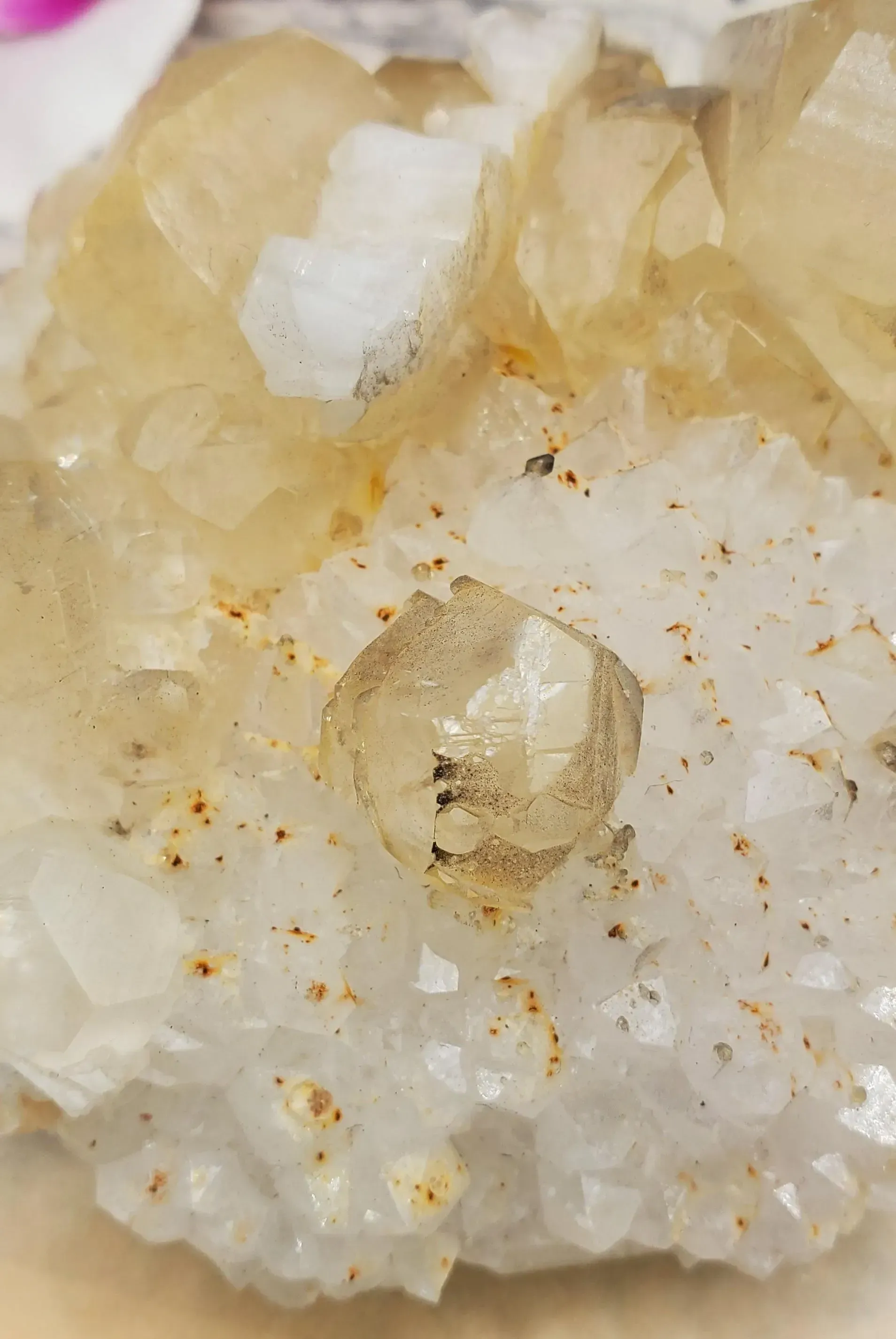 Honey Calcite on Quartz 272g from Fujian, Mineral Specimen healing cluster- UV reaction