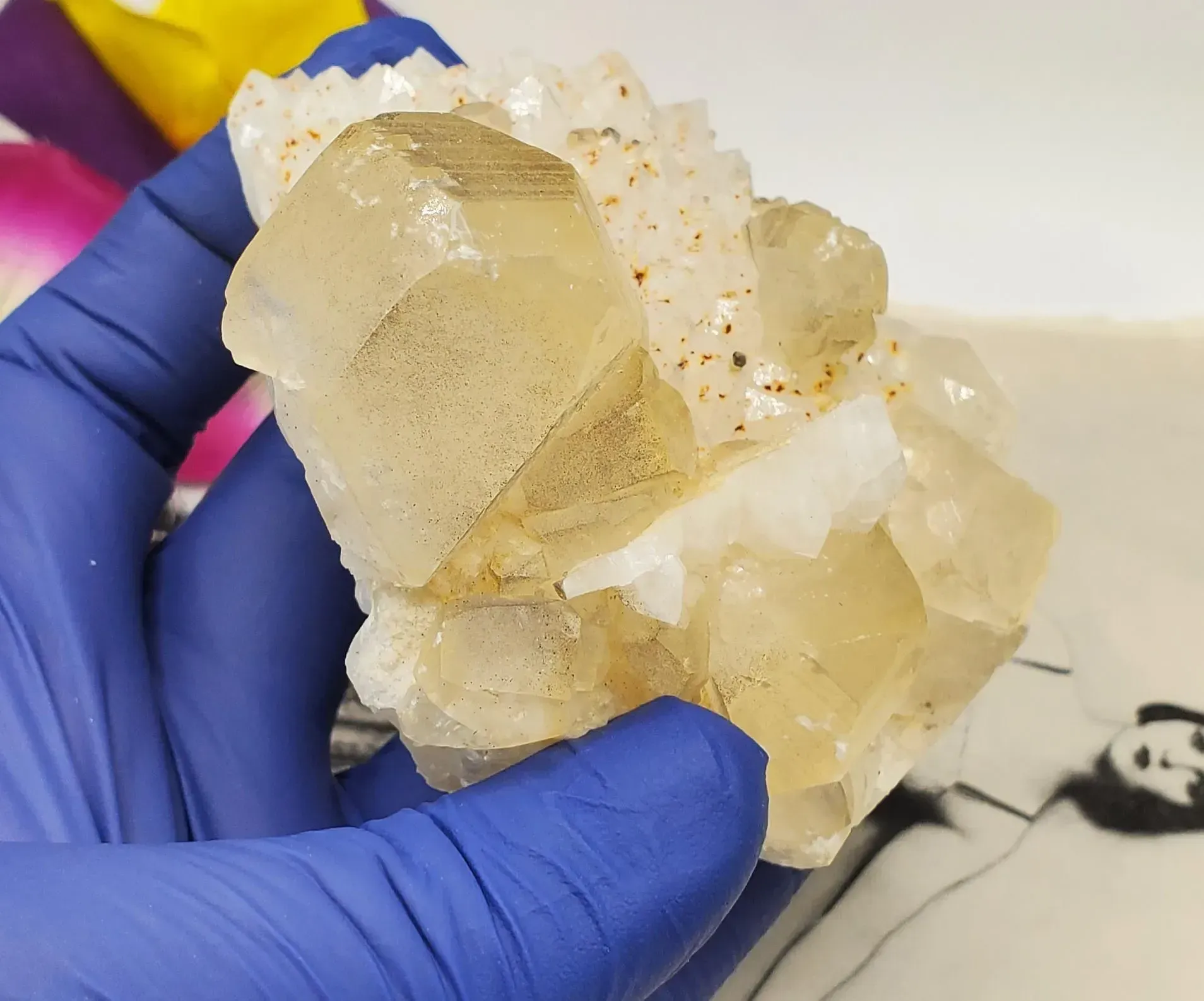 Honey Calcite on Quartz 272g from Fujian, Mineral Specimen healing cluster- UV reaction