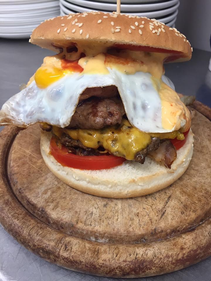 hamburger uovo
