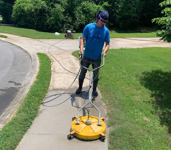 Cleaning the Driveway — Chattanooga, TN — Under Pressure Pressure Washing Cleaning the Driveway — Chattanooga, TN — Under Pressure Pressure Washing