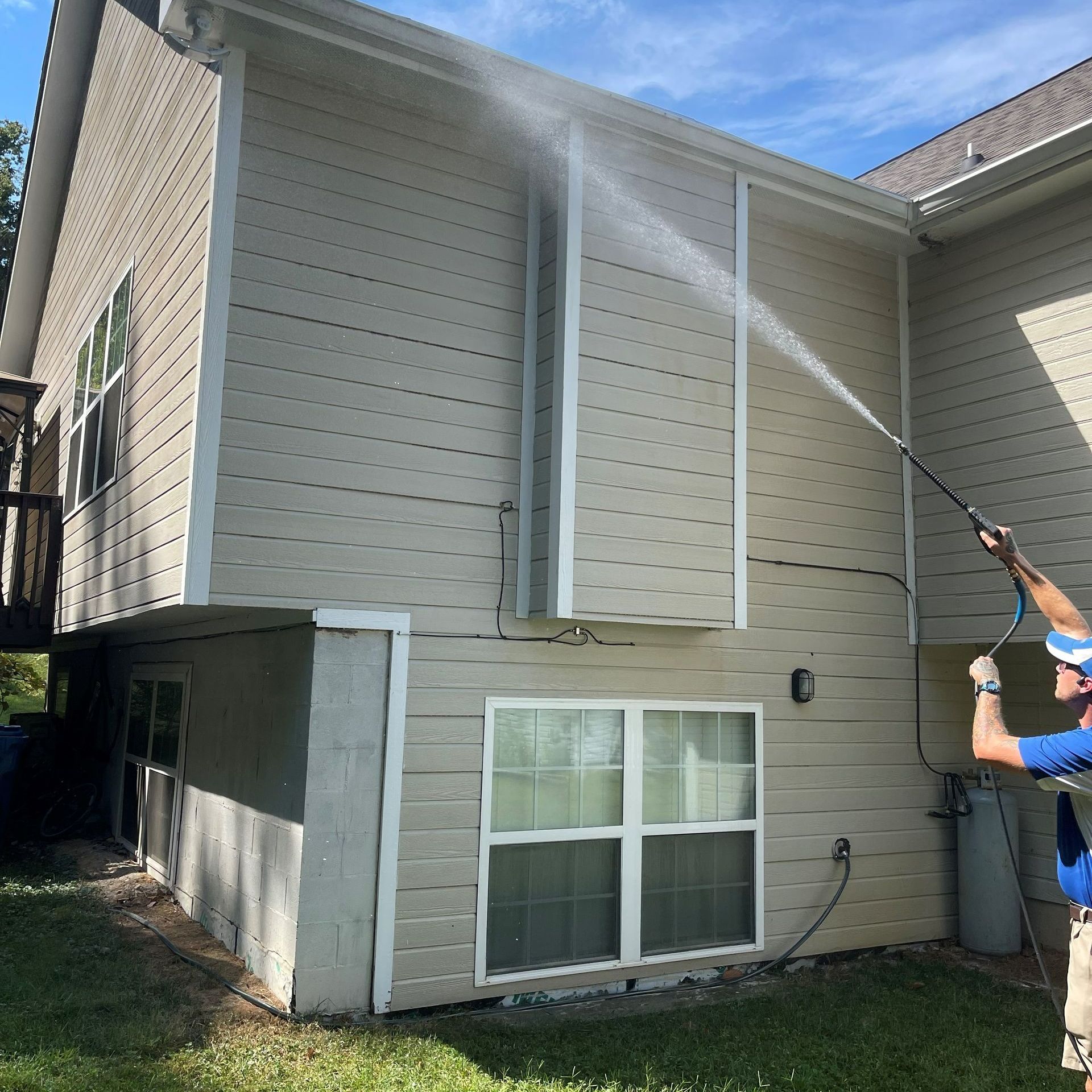 Pressure Washing the Siding — Chattanooga, TN — Under Pressure Pressure Washing Pressure Washing the Siding — Chattanooga, TN — Under Pressure Pressure Washing