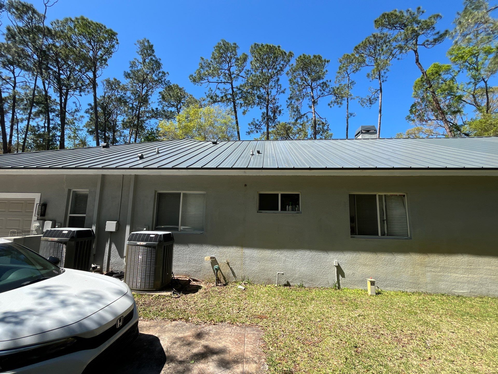 Charcoal Standing Seam Metal Roof in Homesteads of Saddlewood