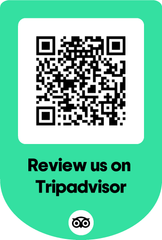 Código QR para avaliar uma empresa no TripAdvisor, sobre um fundo verde.