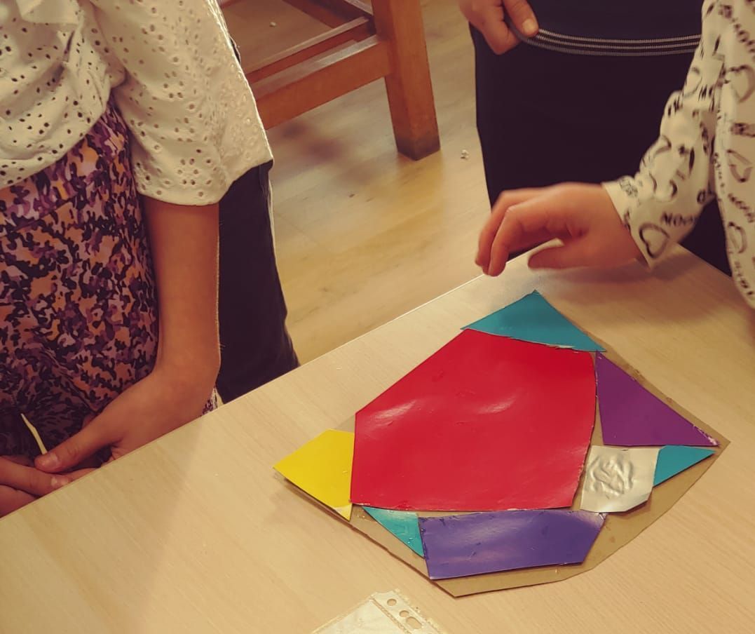 CMK les op de basisshool met het thema De Stijl
