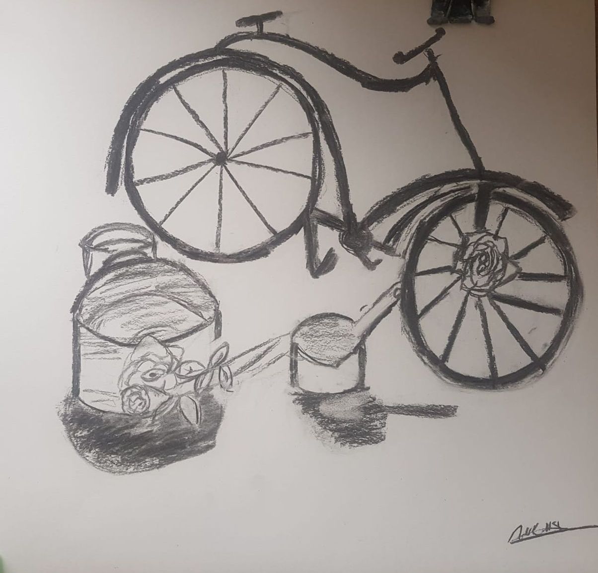 Een zwart-wit tekening van een fiets