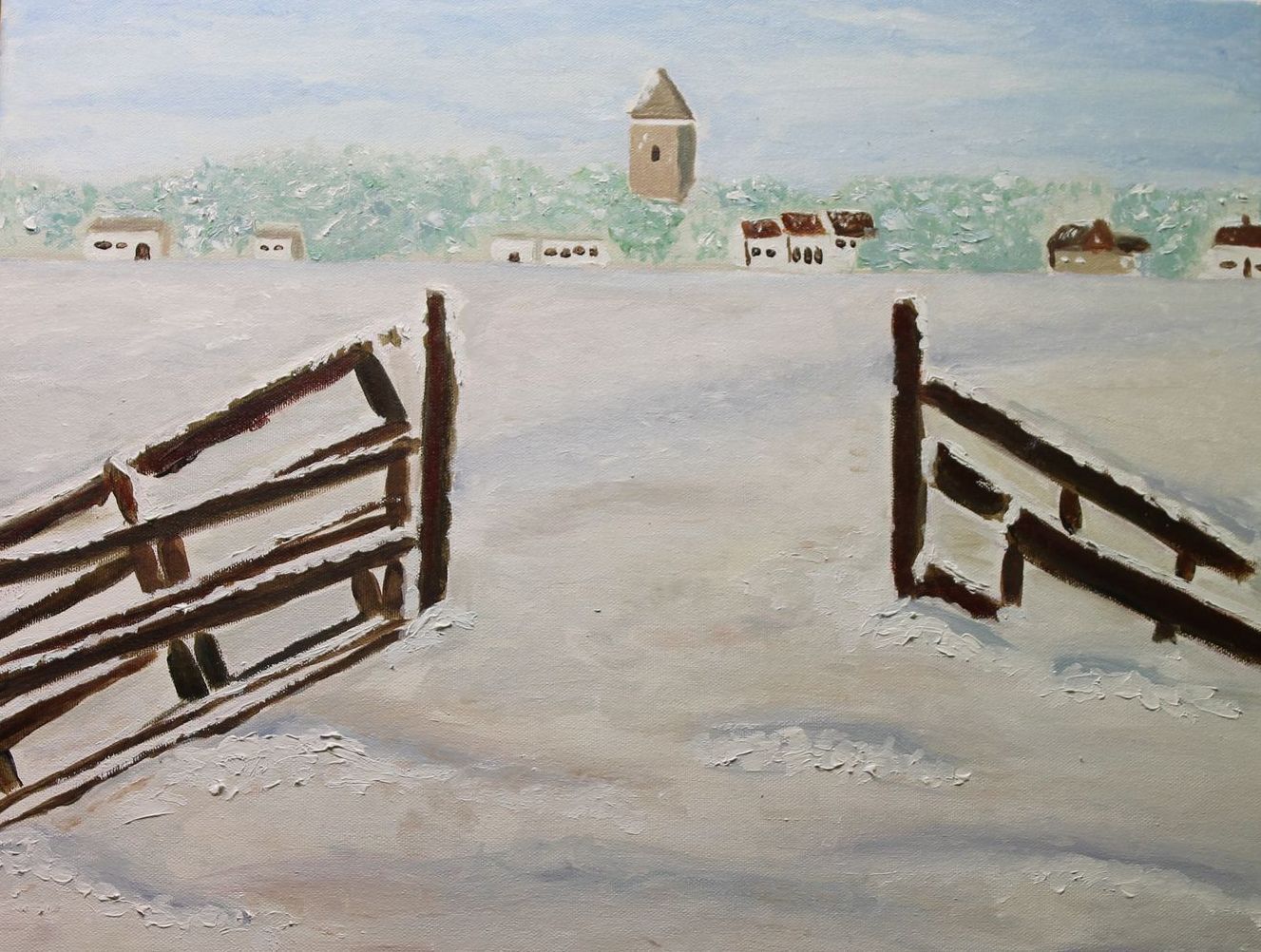 Een schilderij van een besneeuwd veld met een hek op de voorgrond