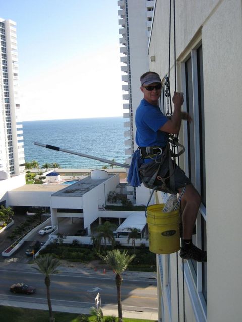 Professional Window Cleaner — Boca Raton, FL — J & B Window Cleaning of South Florida Professional Window Cleaner — Boca Raton, FL — J & B Window Cleaning of South Florida