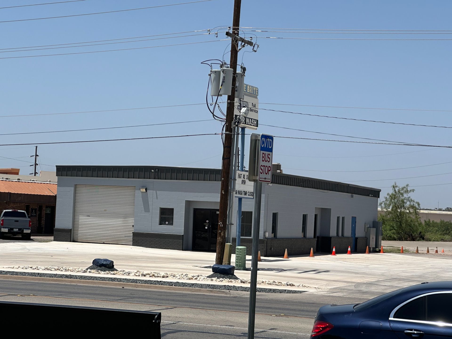 Shine Brite Lube Center & Car Wash inSan Angelo, Texas
